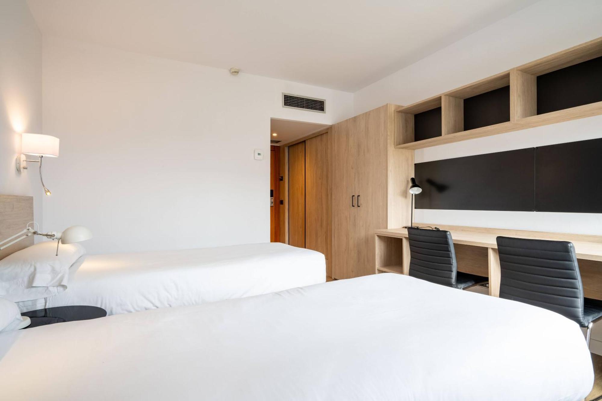 Micampus Pamplona Student Residence מראה חיצוני תמונה