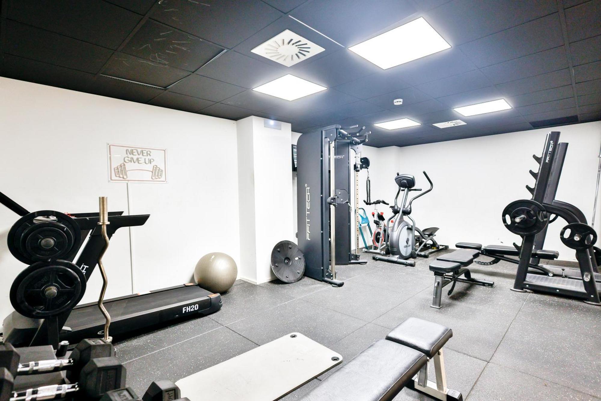 Micampus Pamplona Student Residence מראה חיצוני תמונה